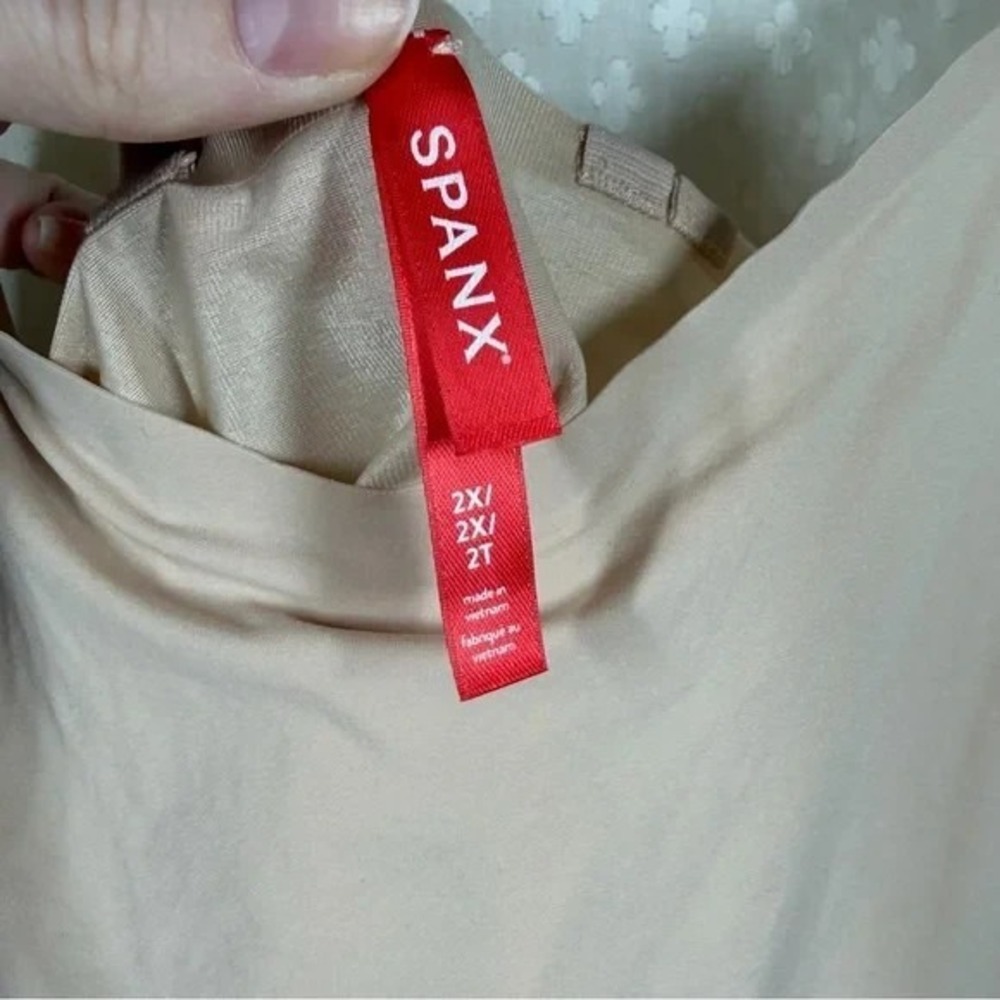 Spanx Women Cami Top Sz 2X Plus Cream Nude Spanxshape Invisible Shapewear - Picture 3 of 4